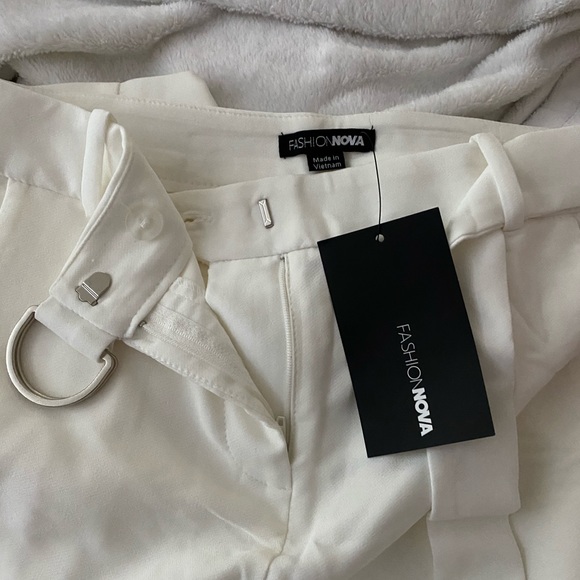 Fashion nova white pants brand new with tags - Picture 3 of 3